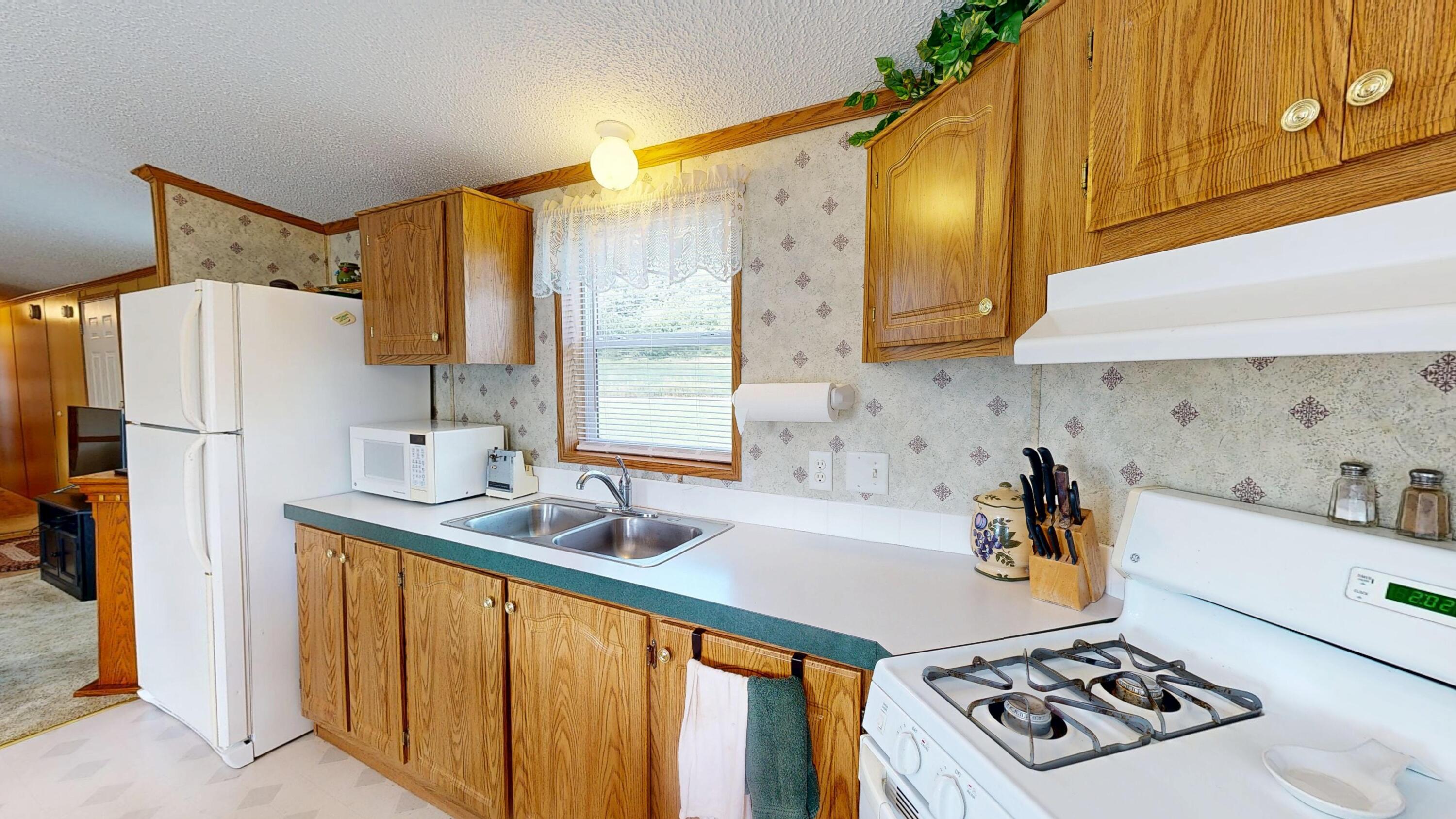 E2817 South Creek Road De Soto, WI 54624 - Photo 8 of 32 Kitchen