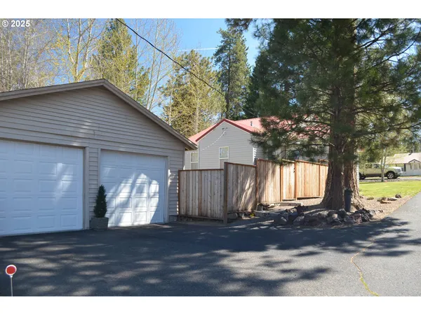 $270,000 | 138118 Hillcrest Street, Gilchrist, OR 97737