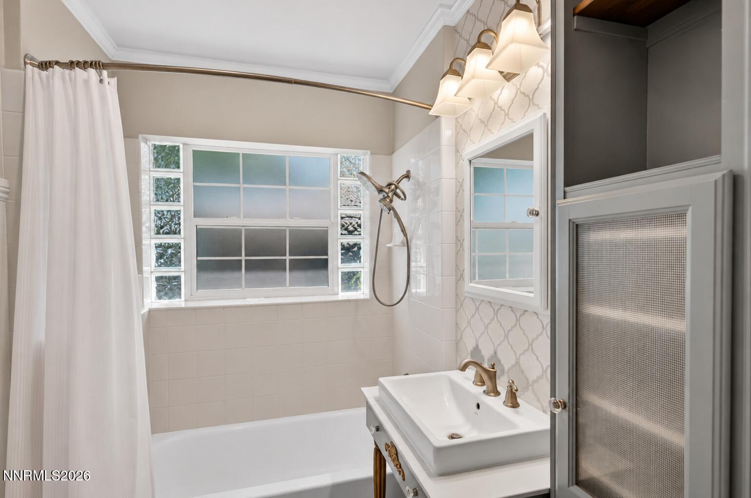 2277 Sunrise Drive Reno, NV 89509 - Photo 23 of 57 Bathroom_shower_2