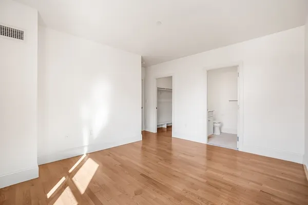 $4,000 | 116-128 Rantoul Street, Unit 509, Beverly, MA 01915