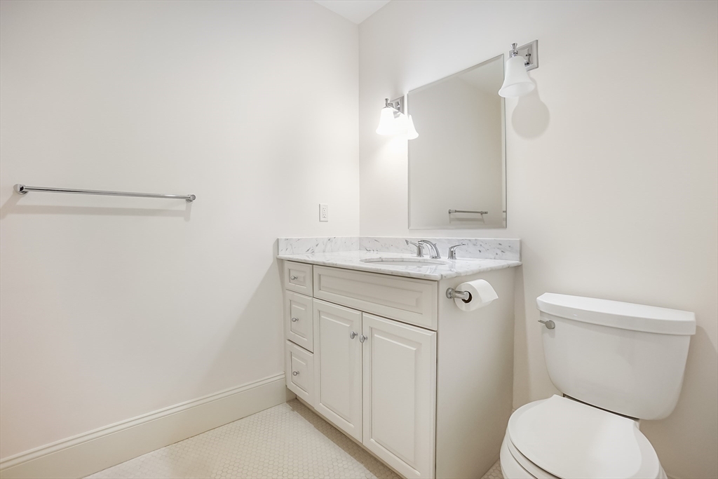 116-128 Rantoul Street, Unit 509 Beverly, MA 01915 - Photo 18 of 31