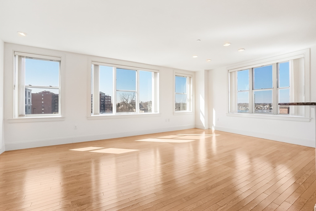 116-128 Rantoul Street, Unit 509 Beverly, MA 01915 - Photo 2 of 31