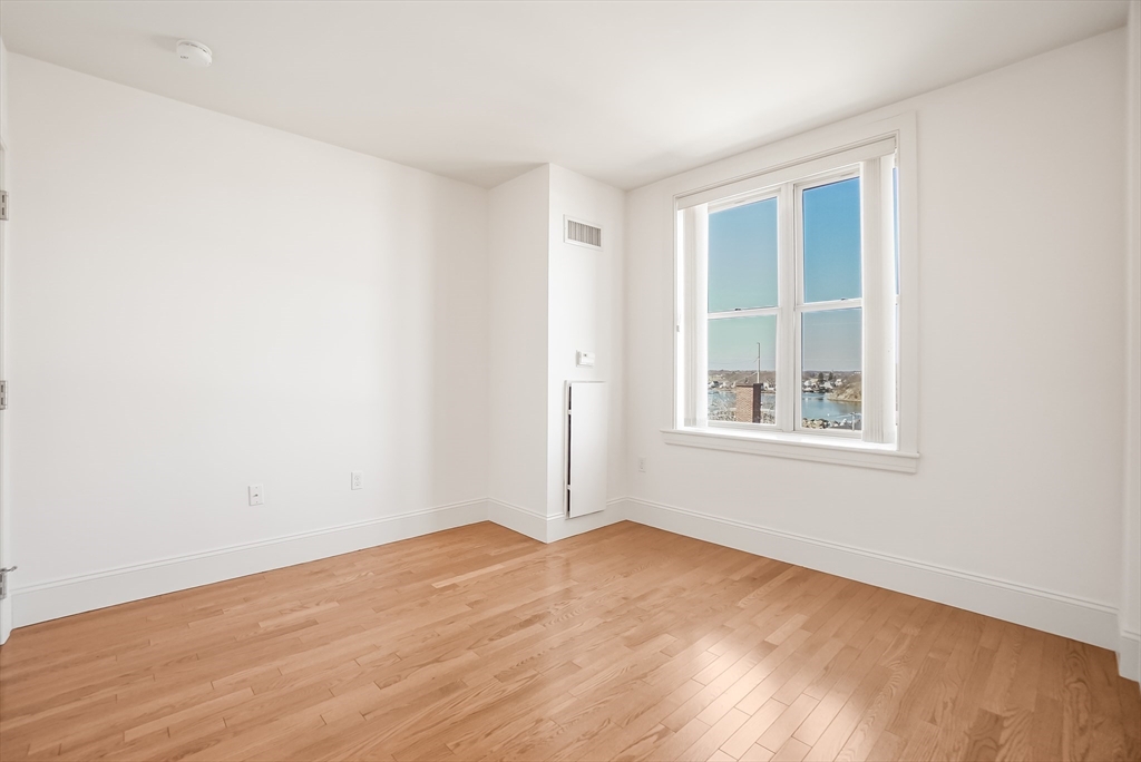 116-128 Rantoul Street, Unit 509 Beverly, MA 01915 - Photo 21 of 31