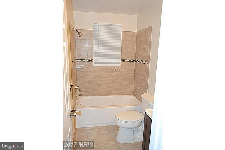 5239 Sands Road Lothian, MD 20711 - Photo 14 of 19 Bath