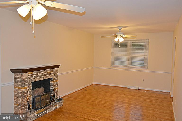 5239 Sands Road Lothian, MD 20711 - Photo 10 of 19 Family Room