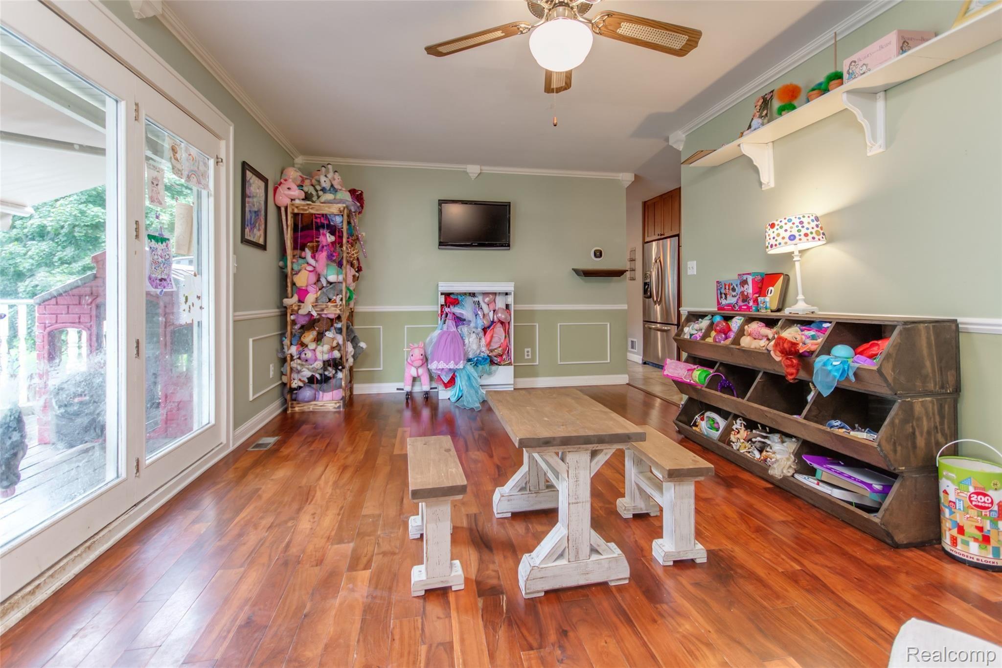 2869 Bullard Road Hartland, MI 48353 - Photo 10 of 26 DSC_7192enf.jpg