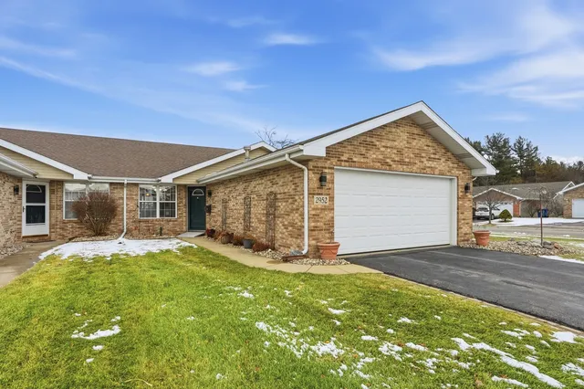 $315,000 | 2952 Freedom Circle, Crown Point, IN 46307