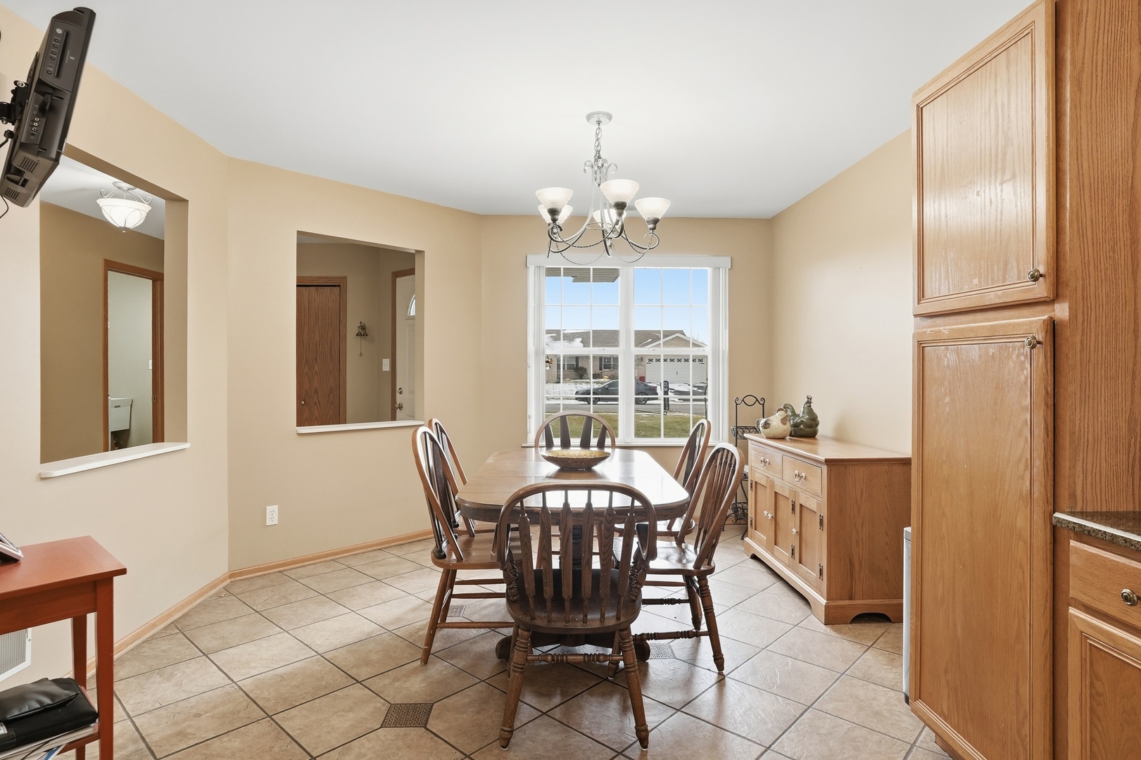 2952 Freedom Circle Crown Point, IN 46307 - Photo 6 of 21