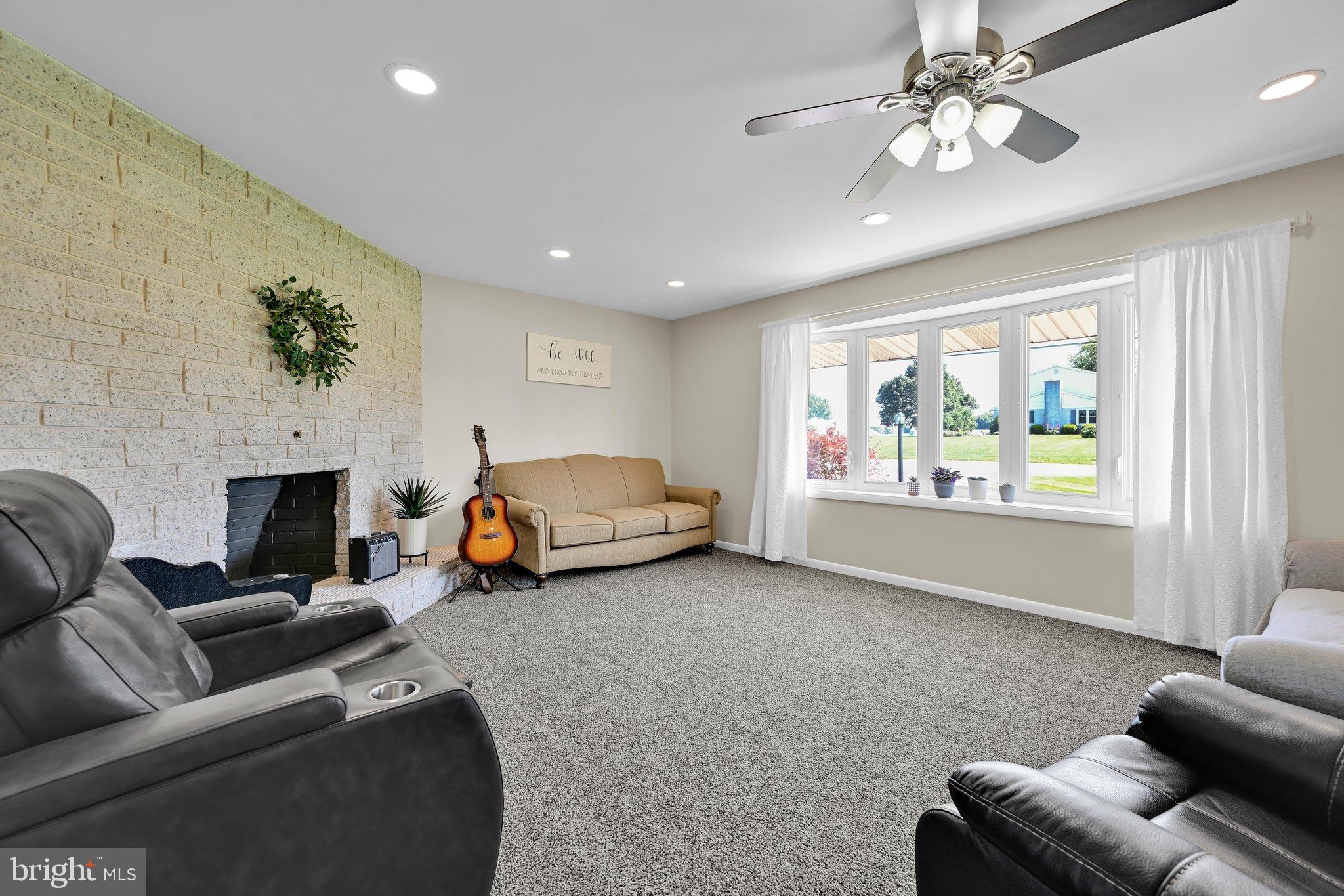 520 Stracks Dam Road Myerstown, PA 17067 - Photo 19 of 72 Living Room
