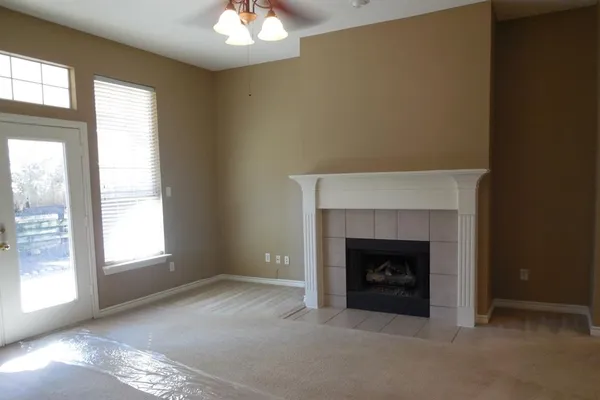 a view of a window in an empty room
