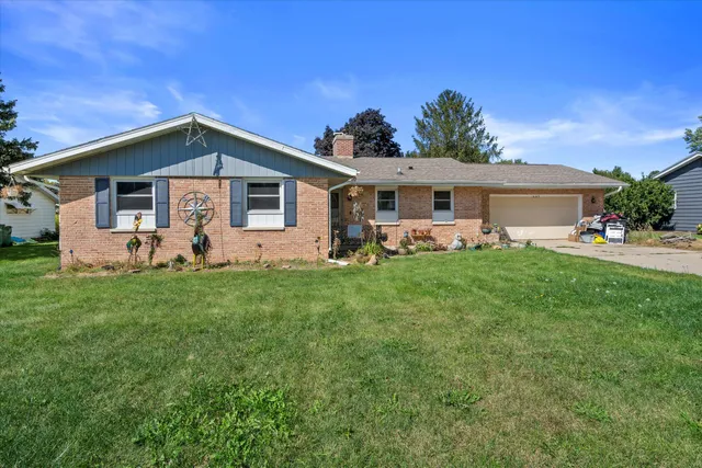 $275,000 | 645 East Petunia Lane, Beloit, WI 53511