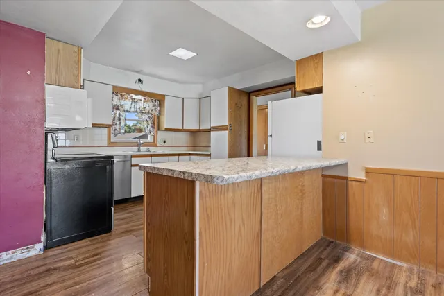 $275,000 | 645 East Petunia Lane, Beloit, WI 53511