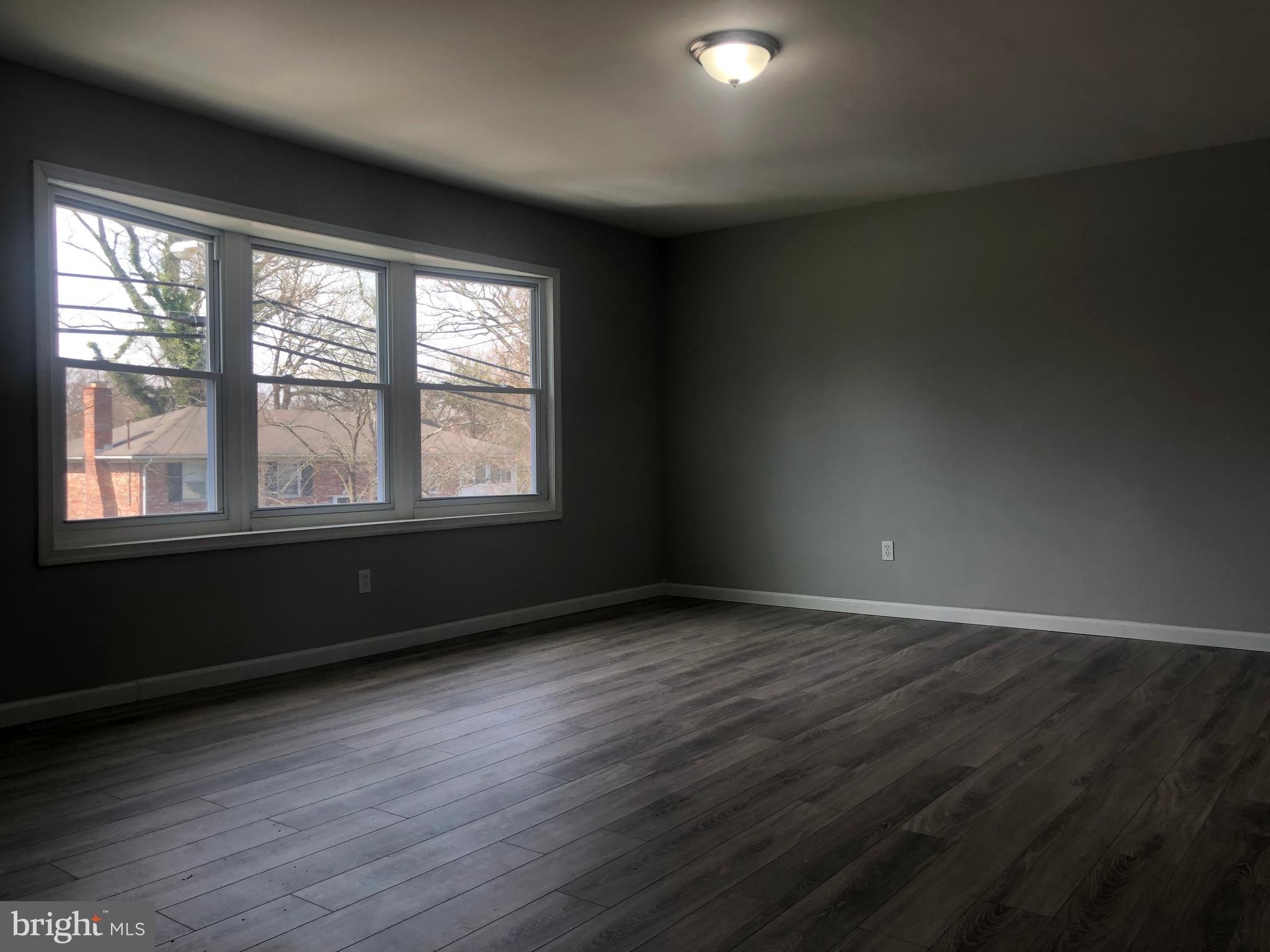 6909 Presley Road Lanham, MD 20706 - Photo 4 of 17 LIVING ROOM