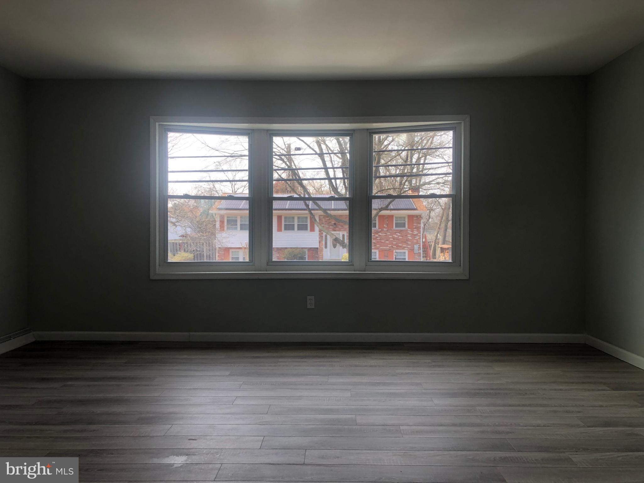 6909 Presley Road Lanham, MD 20706 - Photo 5 of 17 LIVING ROOM