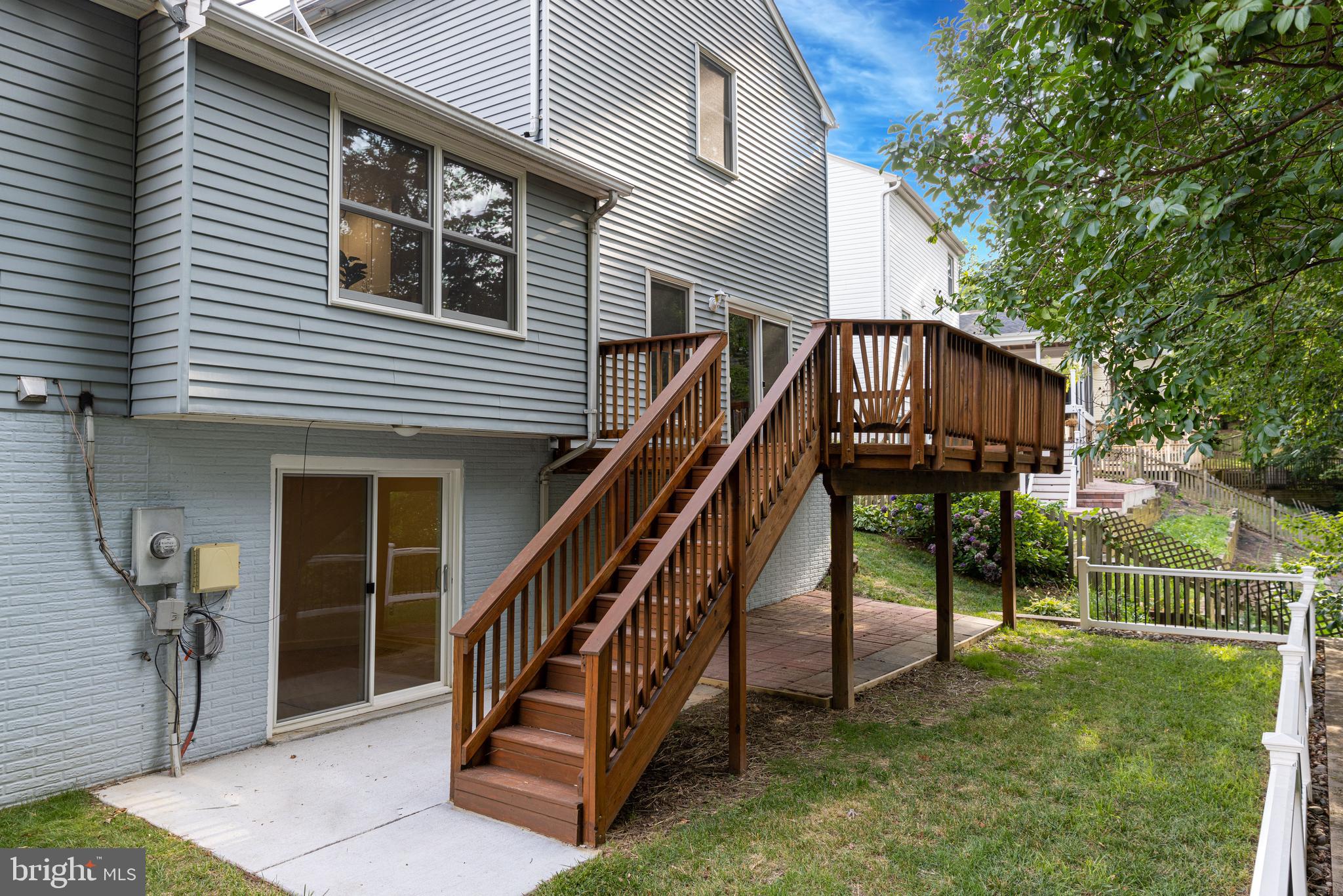 8296 Lindside Way Springfield, VA 22153 - Photo 4 of 44 Deck, patio, walk-out basement plus a GREEN yard!