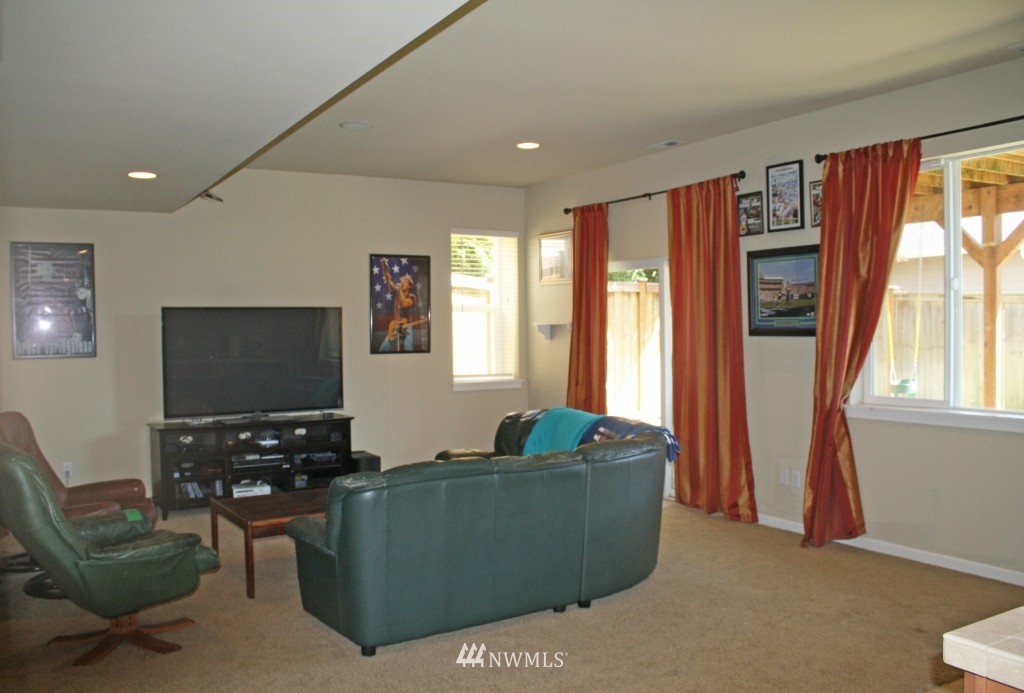 5609 Northeast 5th Court Renton, WA 98059 - Photo 18 of 20