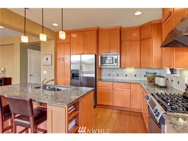 5609 Northeast 5th Court Renton, WA 98059 - Photo 5 of 20