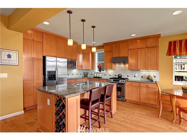 5609 Northeast 5th Court Renton, WA 98059 - Photo 6 of 20