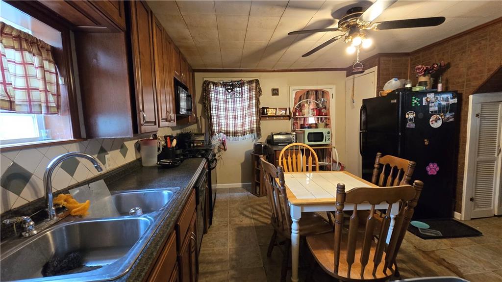 338 Ellsworth Street Sharon, PA 16146 - Photo 16 of 29