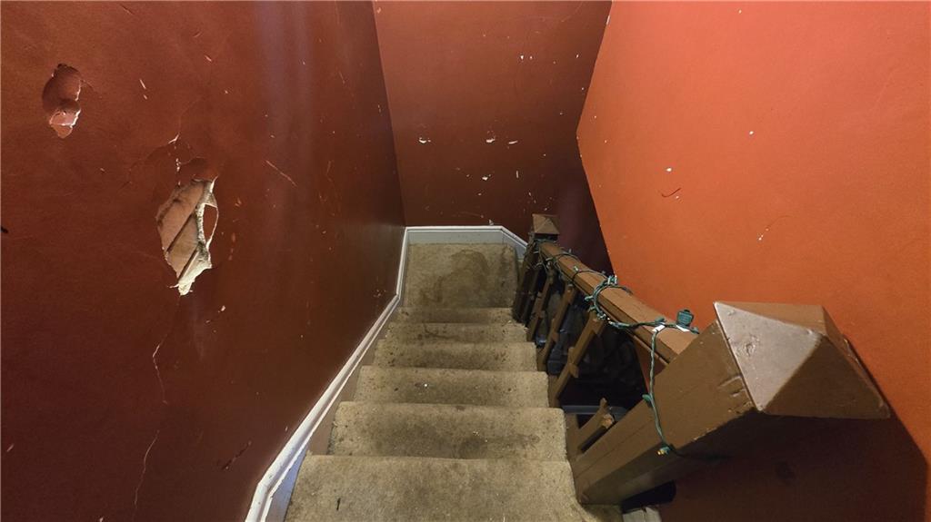 338 Ellsworth Street Sharon, PA 16146 - Photo 9 of 29