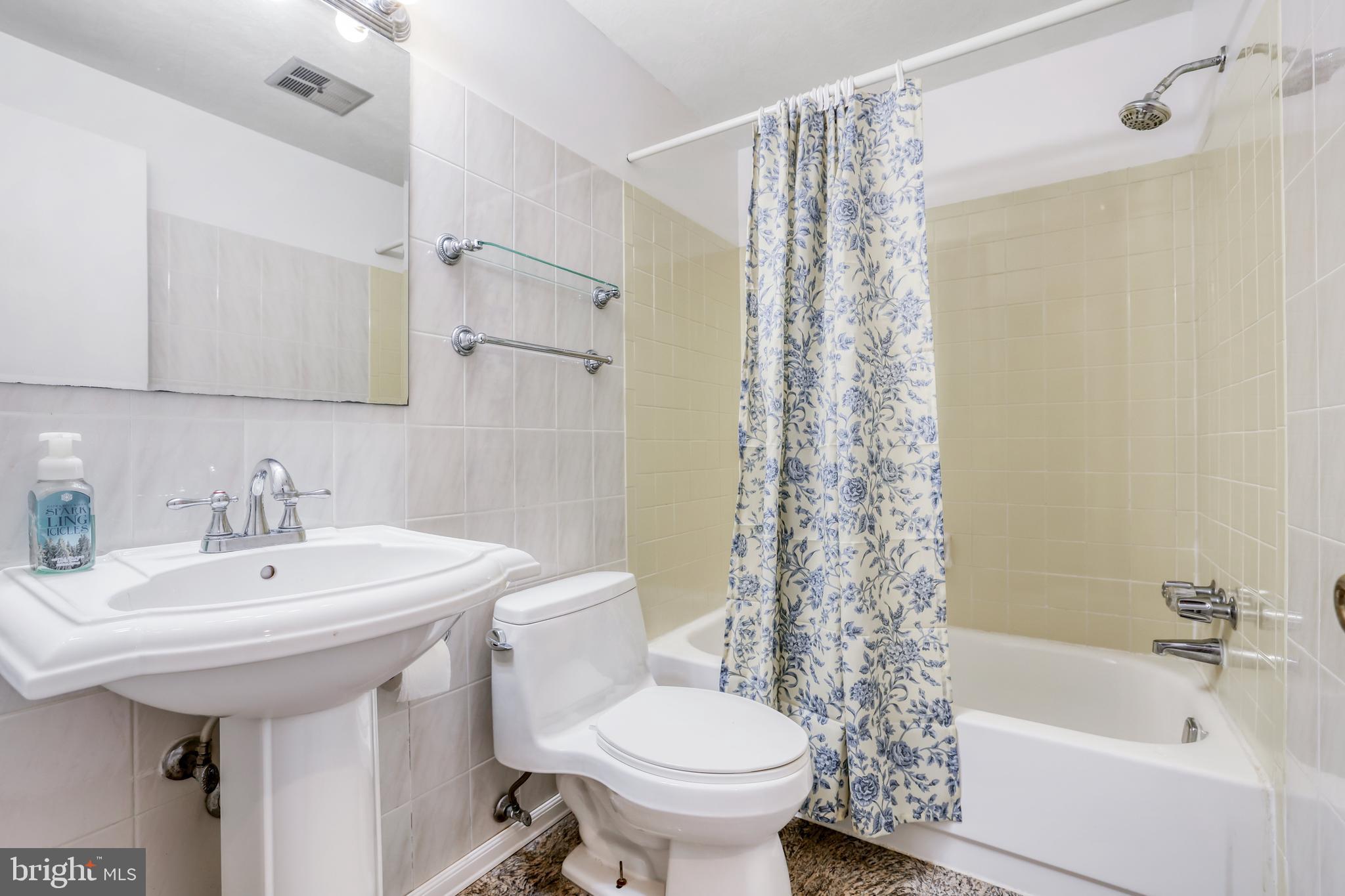 12623 Pinecrest Road Herndon, VA 20171 - Photo 37 of 57