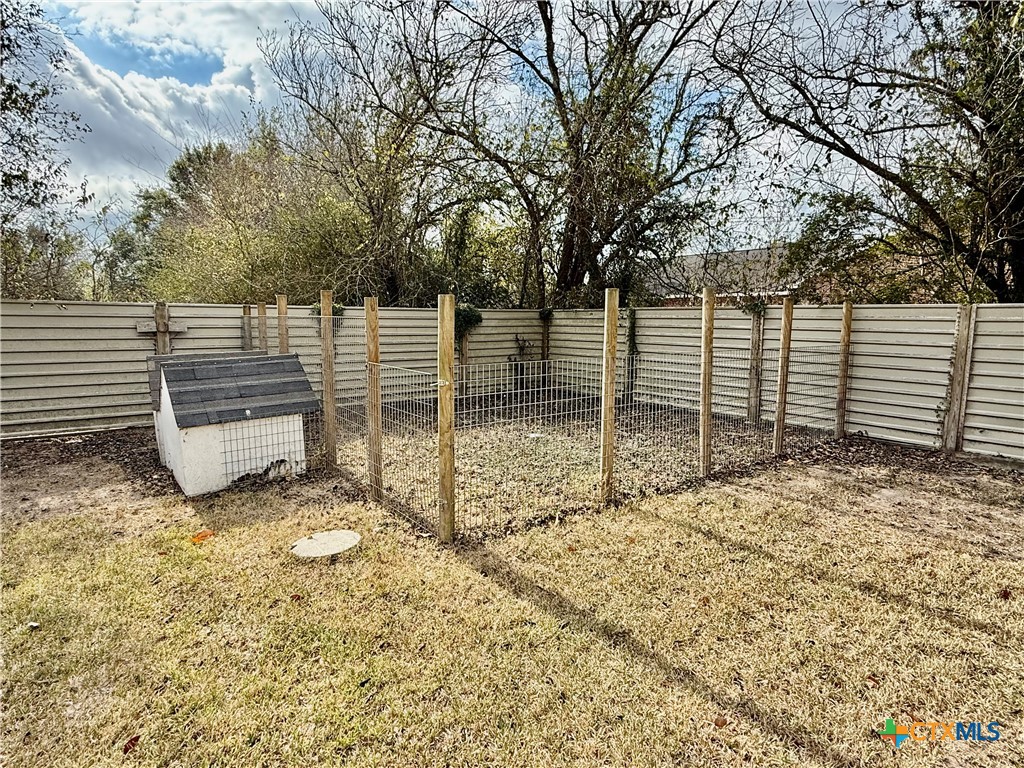 20 Hambleton Road Victoria, TX 77905 - Photo 34 of 42 a view of a house with a yard