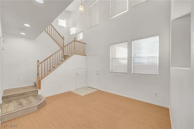 $1,950 | 9260 Pembrook Falls Avenue, Las Vegas, NV 89148