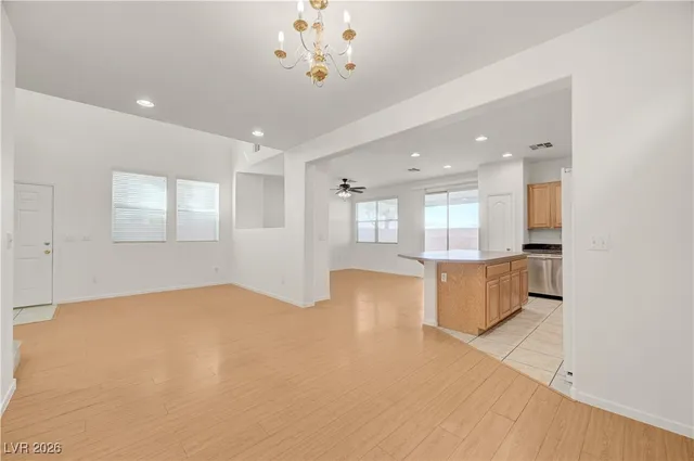 $1,950 | 9260 Pembrook Falls Avenue, Las Vegas, NV 89148