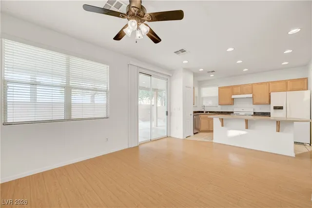 $1,950 | 9260 Pembrook Falls Avenue, Las Vegas, NV 89148