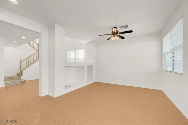 $1,950 | 9260 Pembrook Falls Avenue, Las Vegas, NV 89148