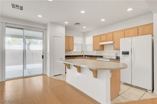 $1,950 | 9260 Pembrook Falls Avenue, Las Vegas, NV 89148