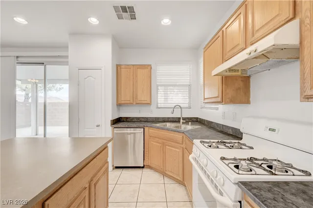 $1,950 | 9260 Pembrook Falls Avenue, Las Vegas, NV 89148