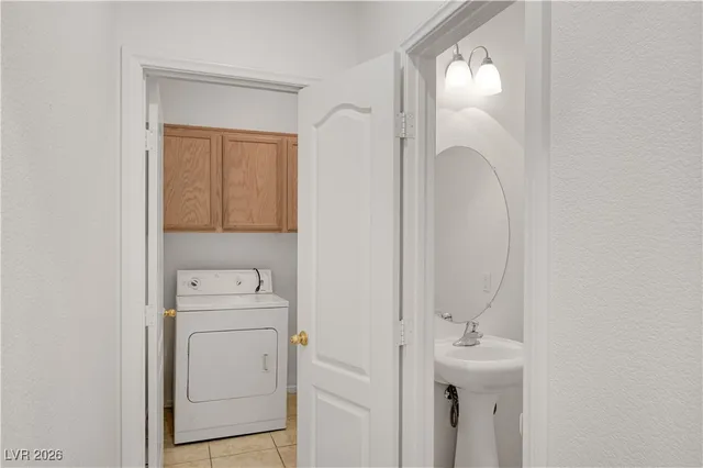 $1,950 | 9260 Pembrook Falls Avenue, Las Vegas, NV 89148