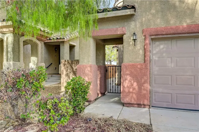 $1,950 | 9260 Pembrook Falls Avenue, Las Vegas, NV 89148