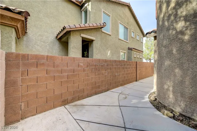 $1,950 | 9260 Pembrook Falls Avenue, Las Vegas, NV 89148