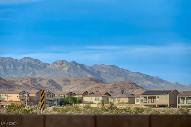 $1,950 | 9260 Pembrook Falls Avenue, Las Vegas, NV 89148