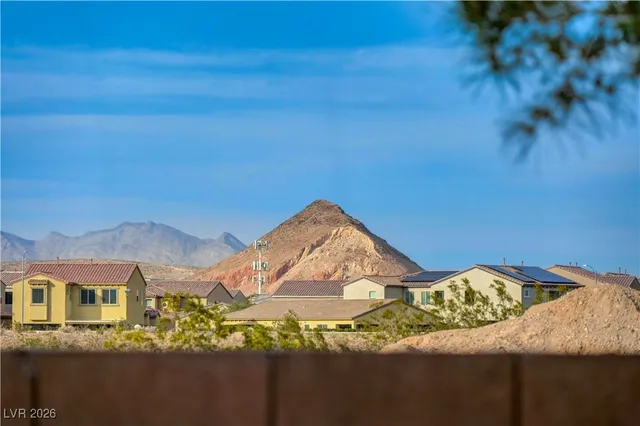 $1,950 | 9260 Pembrook Falls Avenue, Las Vegas, NV 89148