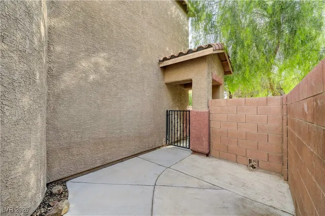 $1,950 | 9260 Pembrook Falls Avenue, Las Vegas, NV 89148