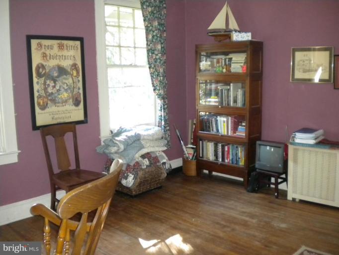 406 Kensington Road Baltimore, MD 21229 - Photo 14 of 18 Bedroom #2
