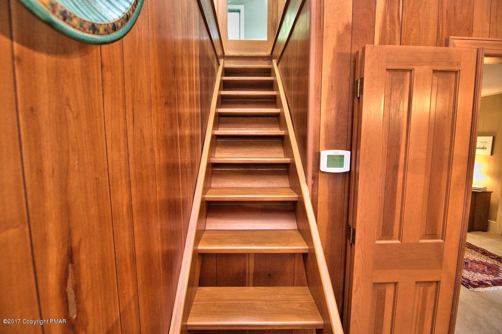 342 Summit Road Swiftwater, PA 18370 - Photo 41 of 53 a view of entryway