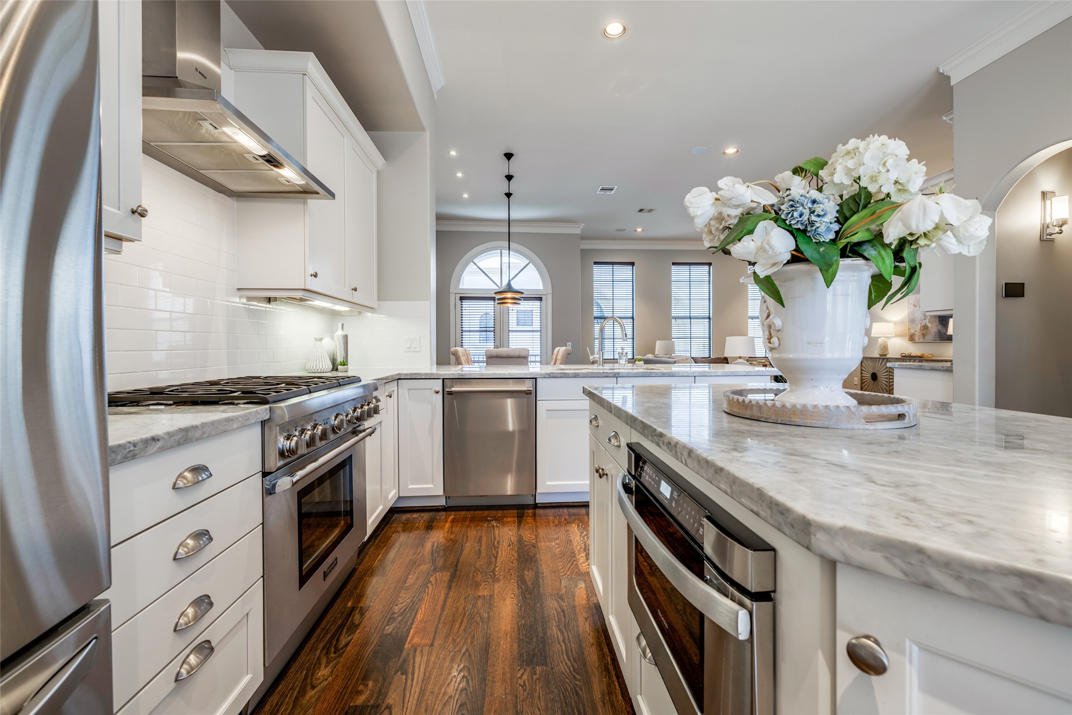 604 Knox Street Houston, TX 77007 - Photo 12 of 42 Thermador applicances