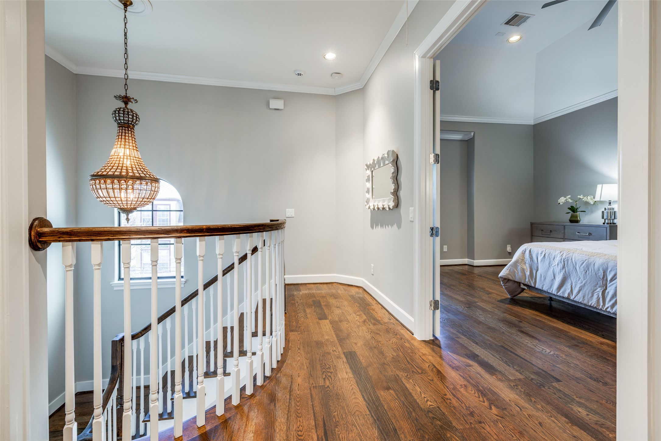 604 Knox Street Houston, TX 77007 - Photo 20 of 42 Third floor landing with hand designed chandalier