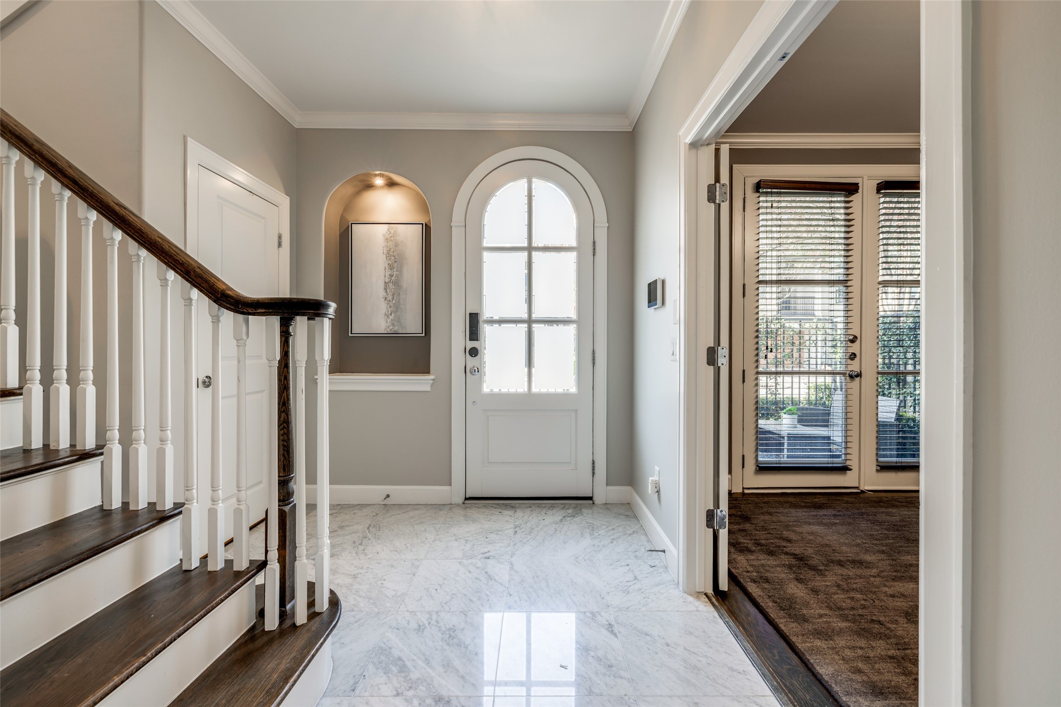 604 Knox Street Houston, TX 77007 - Photo 4 of 42 lovely foyer