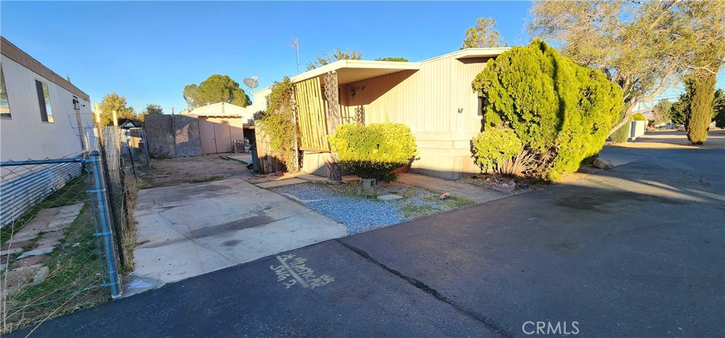 8562 C Avenue, Unit 48 Hesperia, CA 92345 - Photo 11 of 37 a view of a volley ball court