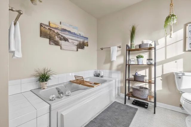 $539,900 | 6500 Jessica Turn, Caledonia, WI 53402