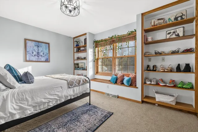 $539,900 | 6500 Jessica Turn, Caledonia, WI 53402