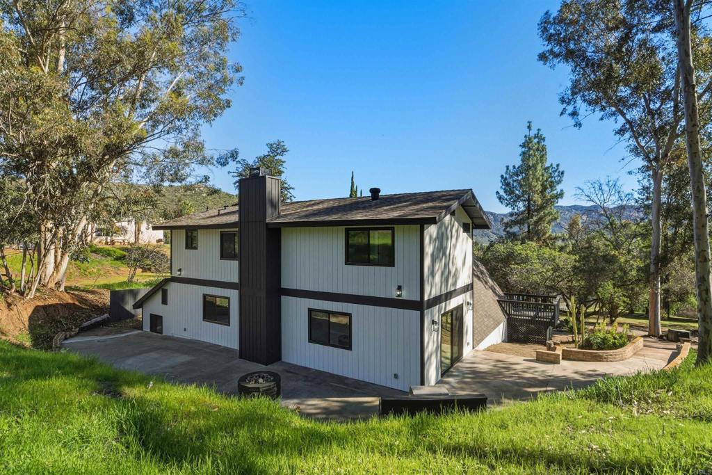 11618 Johnson Lake Road Lakeside, CA 92040 - Photo 4 of 30 Gallery Image 4