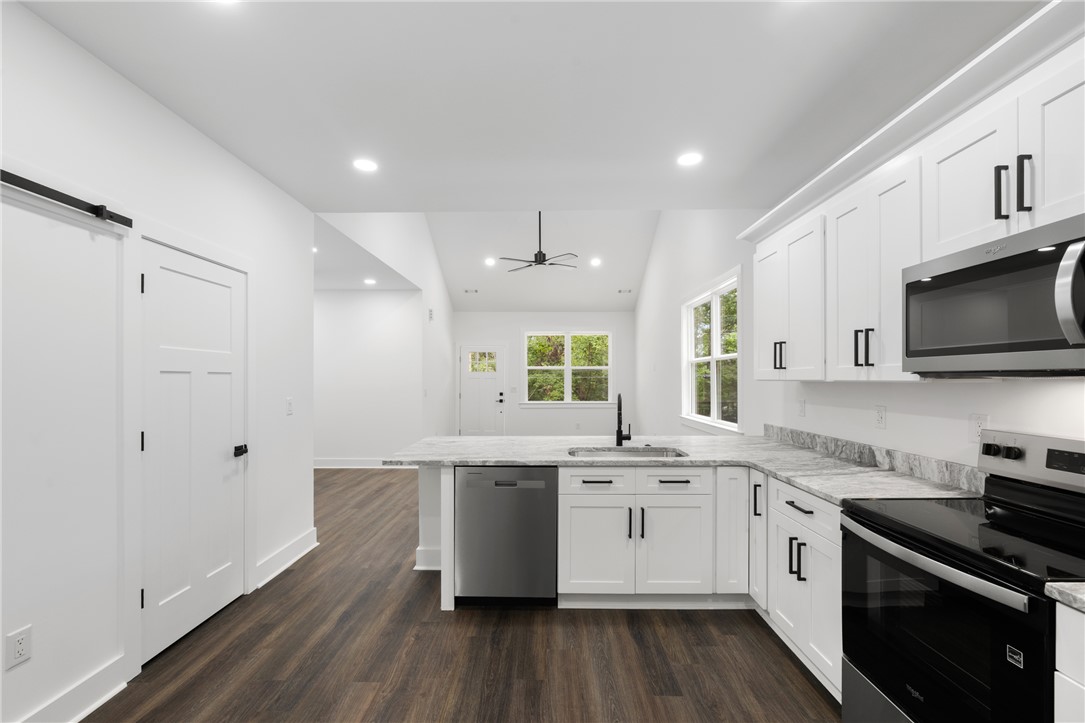 306 Hickory Trail Westminster, SC 29693 - Photo 11 of 33