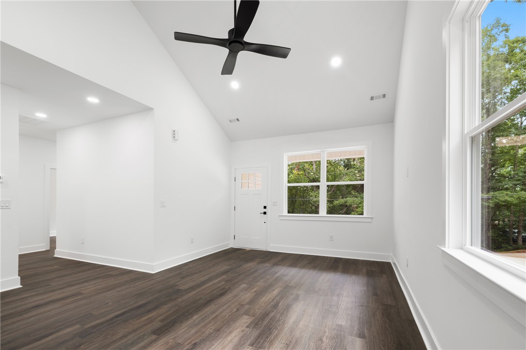 306 Hickory Trail Westminster, SC 29693 - Photo 4 of 33