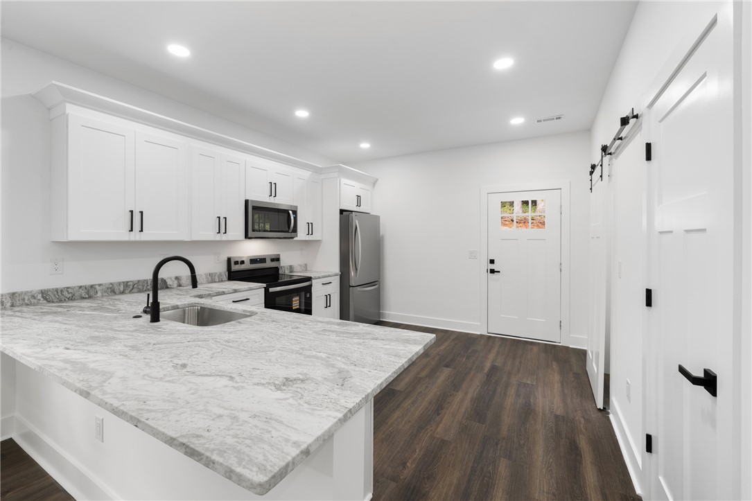 306 Hickory Trail Westminster, SC 29693 - Photo 8 of 33